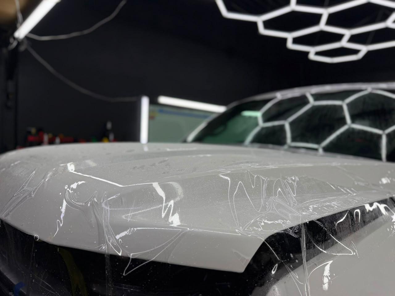 Detalle de película PPF en carrocería